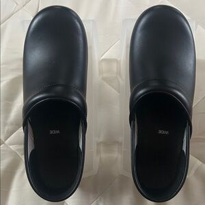 Dansko Women Wide Black Leather Mules